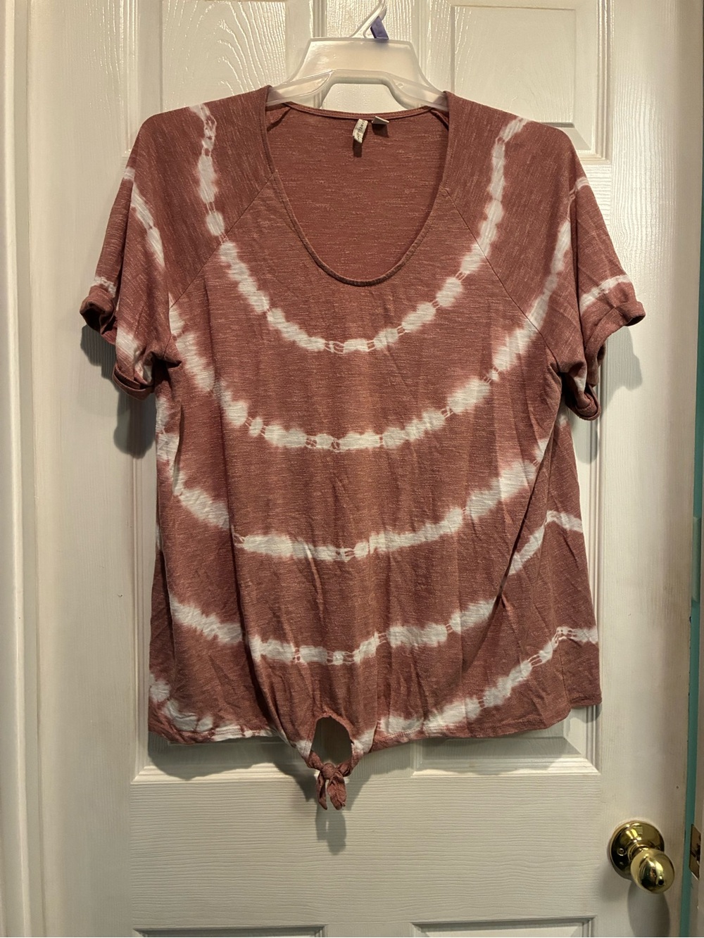 Women’s Mauve Tie-Dye Short Sleeve Scoop Neck Top with Front Knot